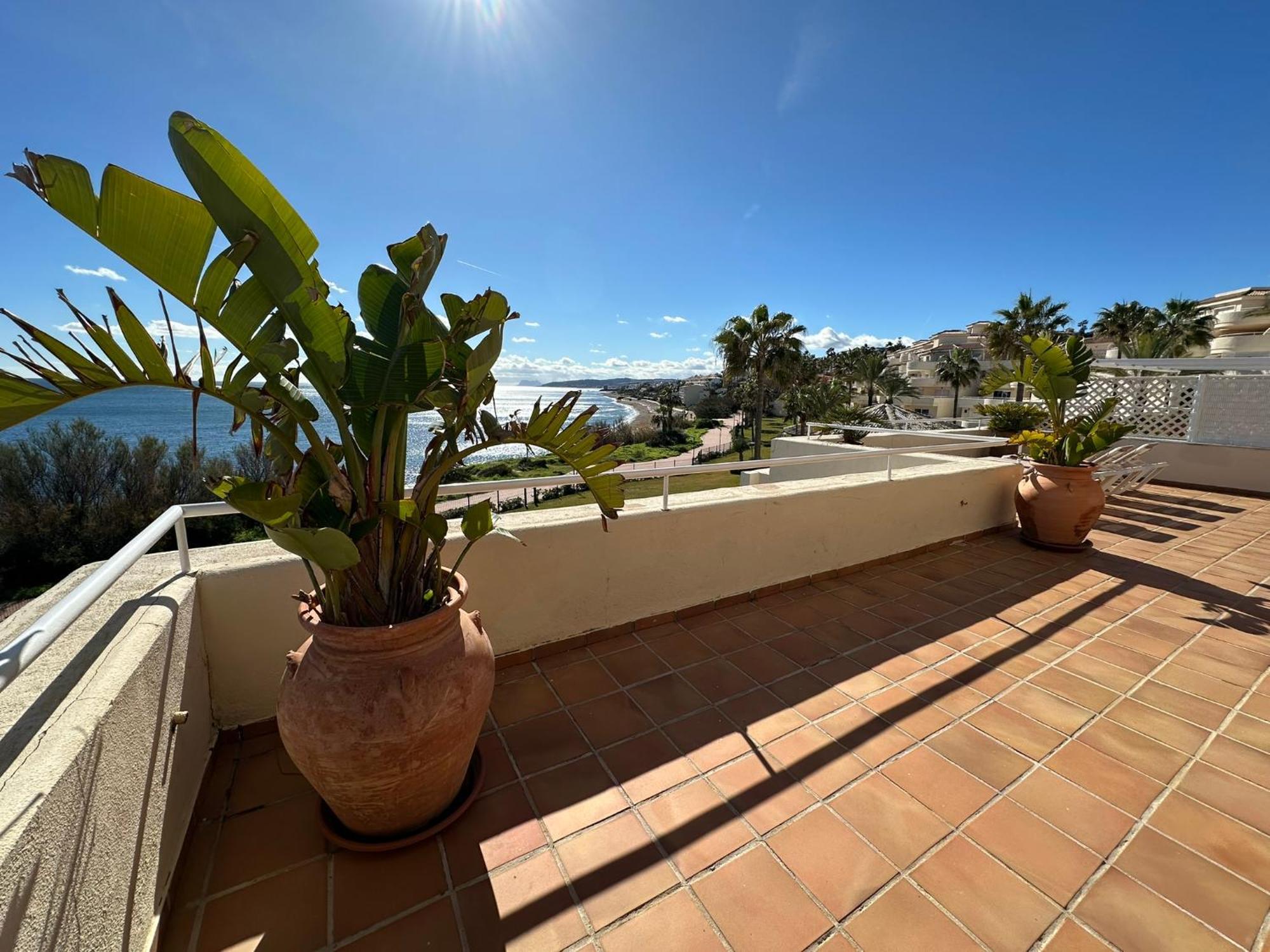 Apartments Bermuda Beach Estepona Exterior photo