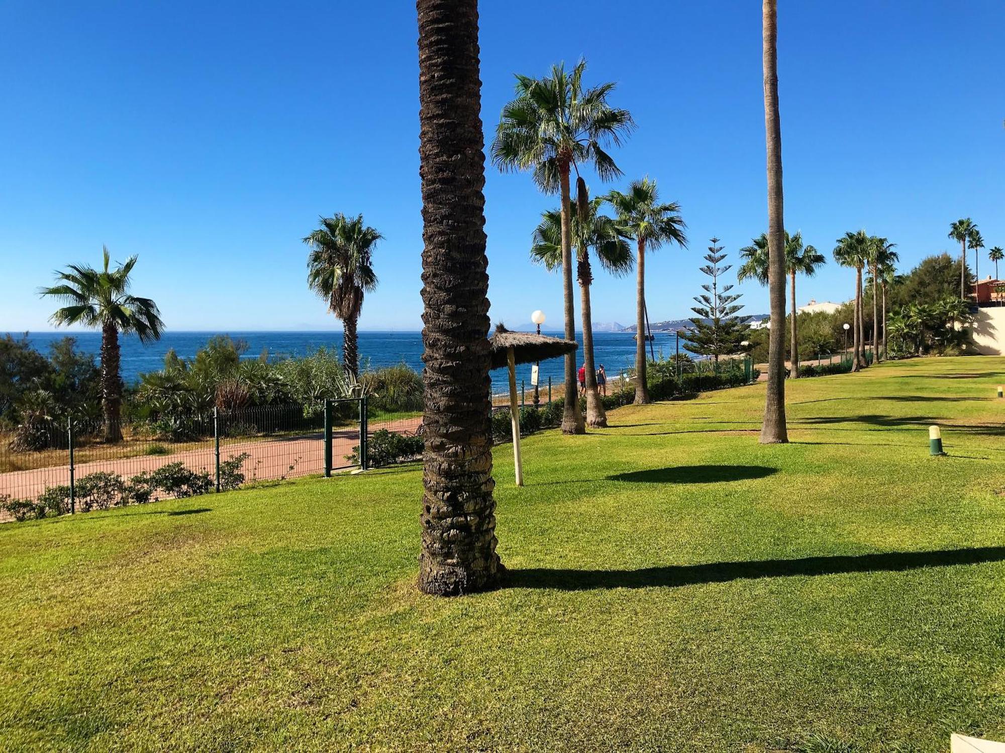 Apartments Bermuda Beach Estepona Exterior photo