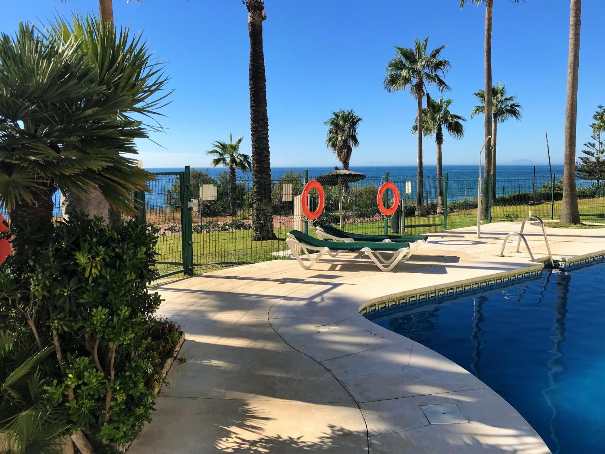 Apartments Bermuda Beach Estepona Exterior photo